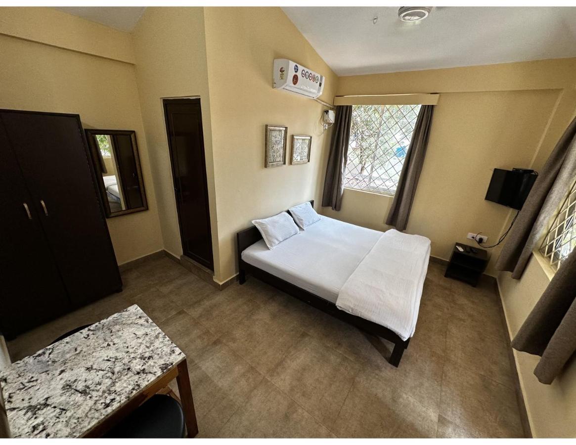 Hotel White Season Калангуте Екстериор снимка